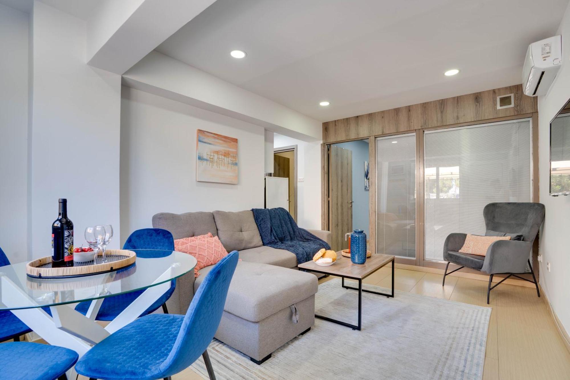Atlantis Apartments 50M From Makenzy Seafront Larnaca Buitenkant foto