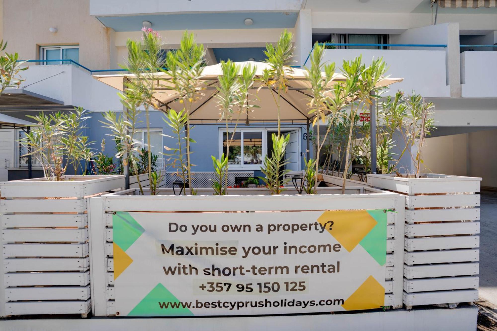 Atlantis Apartments 50M From Makenzy Seafront Larnaca Buitenkant foto