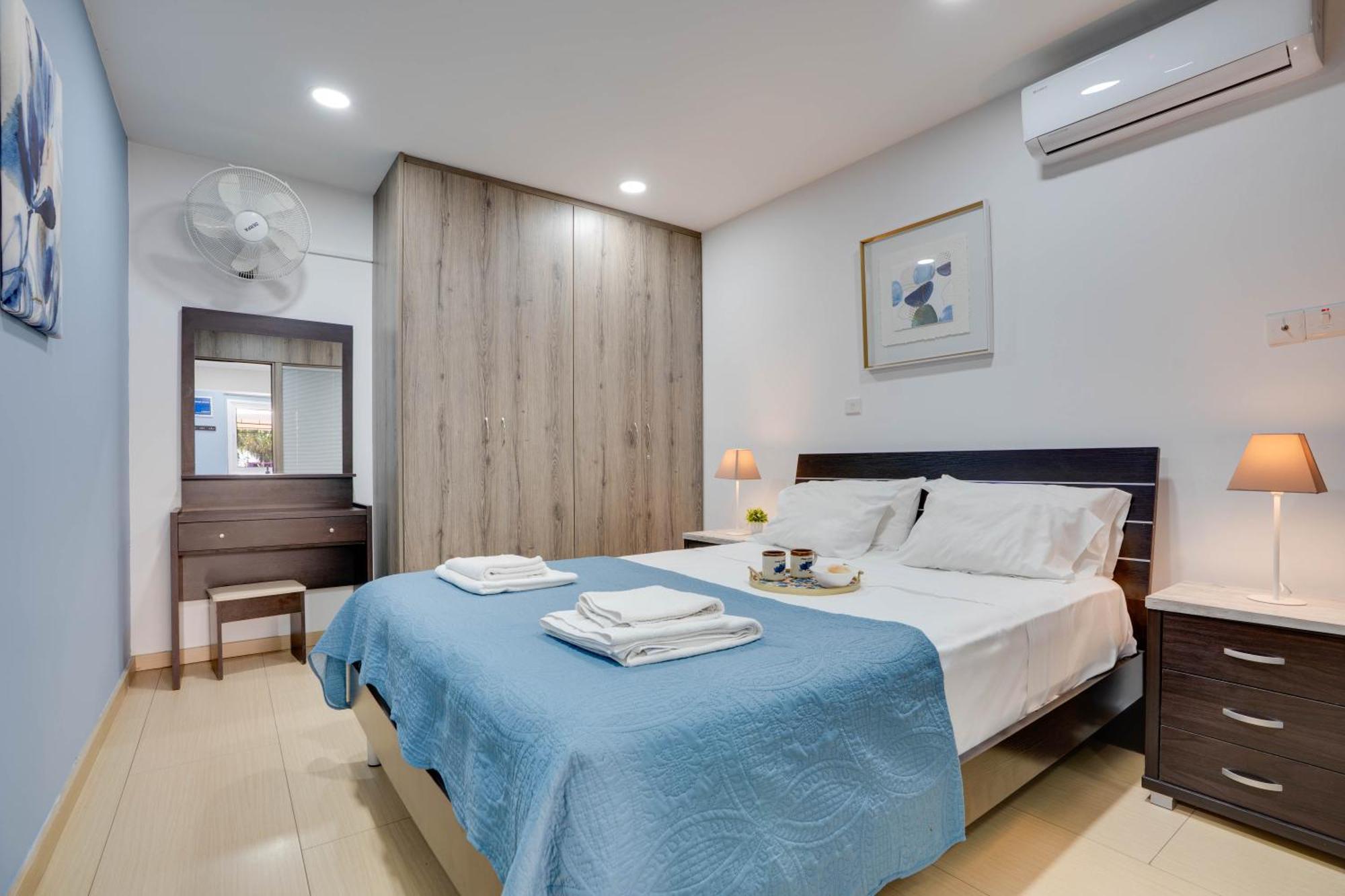 Atlantis Apartments 50M From Makenzy Seafront Larnaca Buitenkant foto